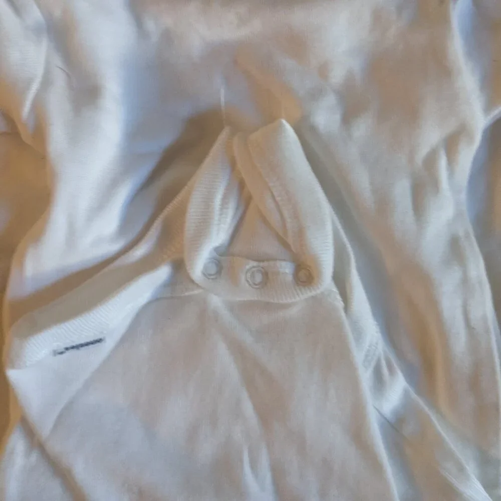 NWT 3 Gerber Onesies 9M Months White NEW on Hangers Baby Infant Clothes Jumper